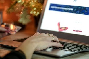 (电脑运行着突然就关了)电脑经常自动关机的原因分析及解决方案